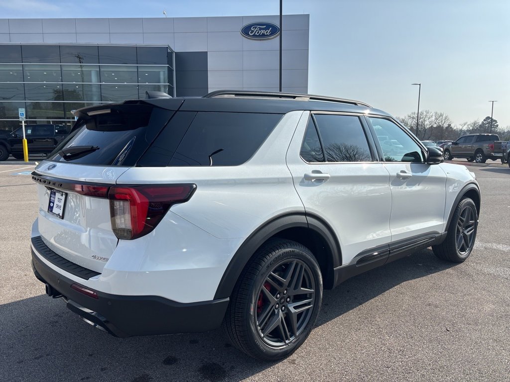 New 2026 Ford Explorer ST-Line w/ ST-Line Street Pack image 10