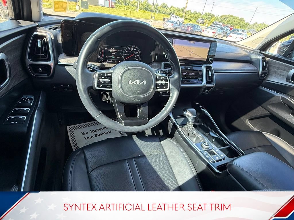 Used 2023 Kia Sorento EX w/ Panoramic Sunroof Package FWD image 14