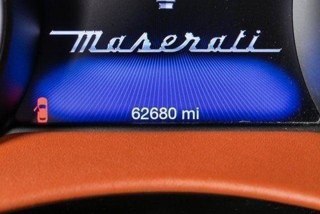 Used 2017 Maserati Levante w/ Luxury Package AWD/4WD image 13