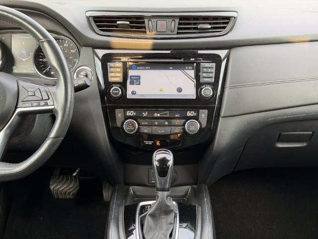 Used 2017 Nissan Rogue SL w/ SL Premium Package AWD/4WD image 22