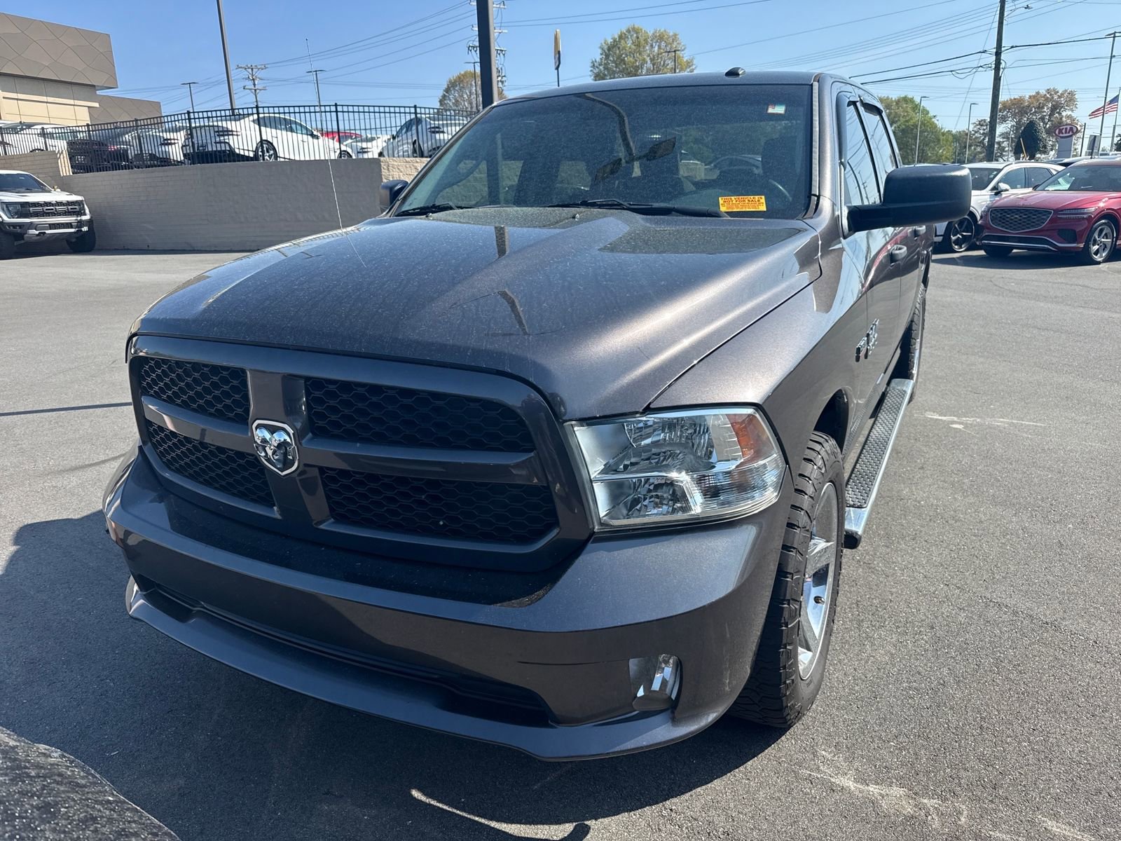 Used 2017 RAM 1500 Express image 2