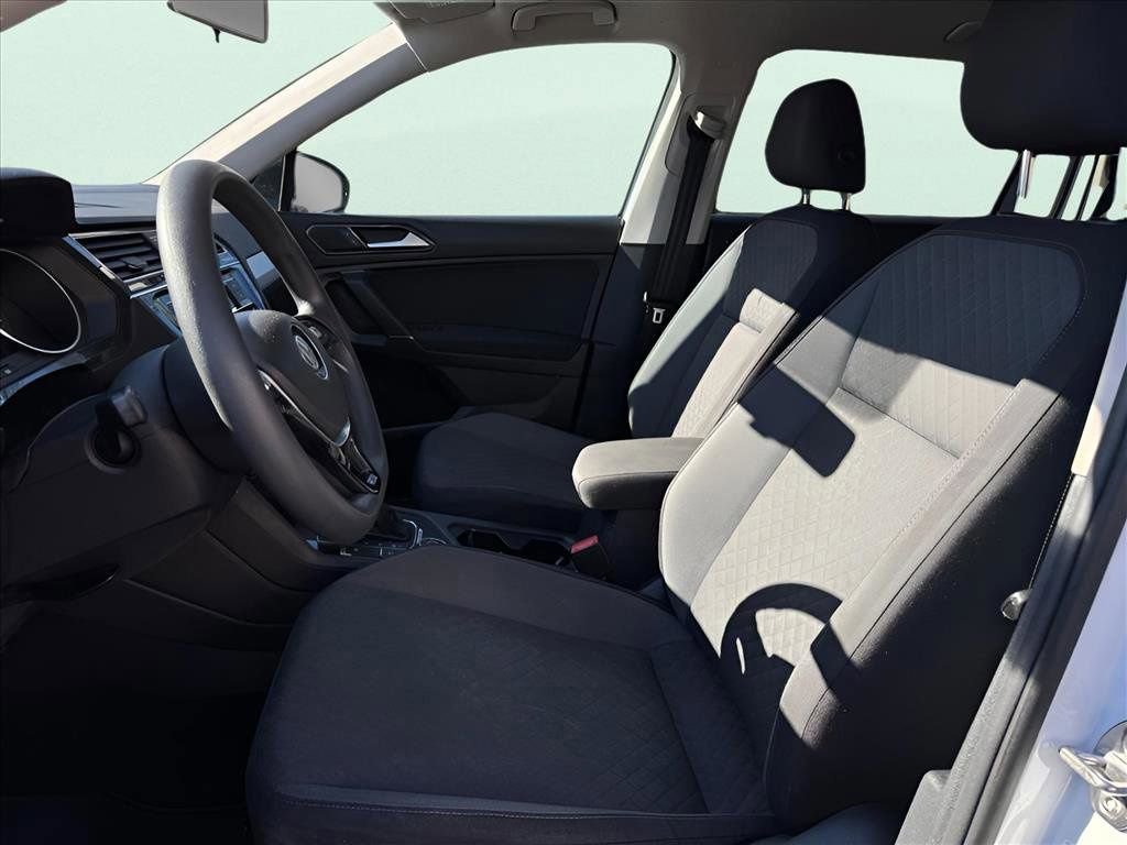 Used 2018 Volkswagen Tiguan S image 16