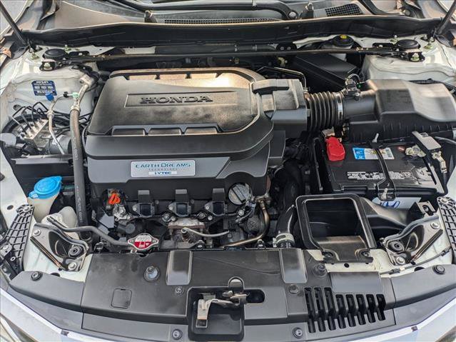 Used 2016 Honda Accord Touring image 24