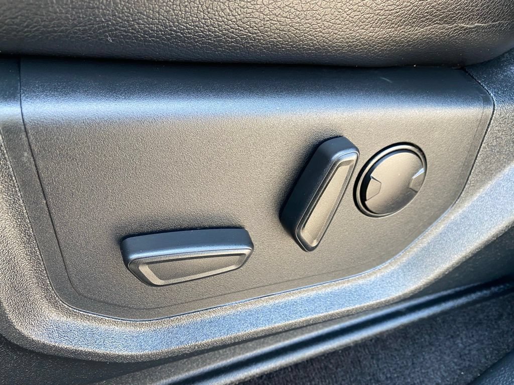 Used 2019 Ford F150 Lariat AWD/4WD image 11