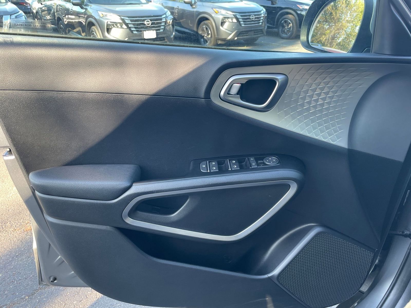 Used 2025 Kia Soul LX w/ LX Technology Package image 18