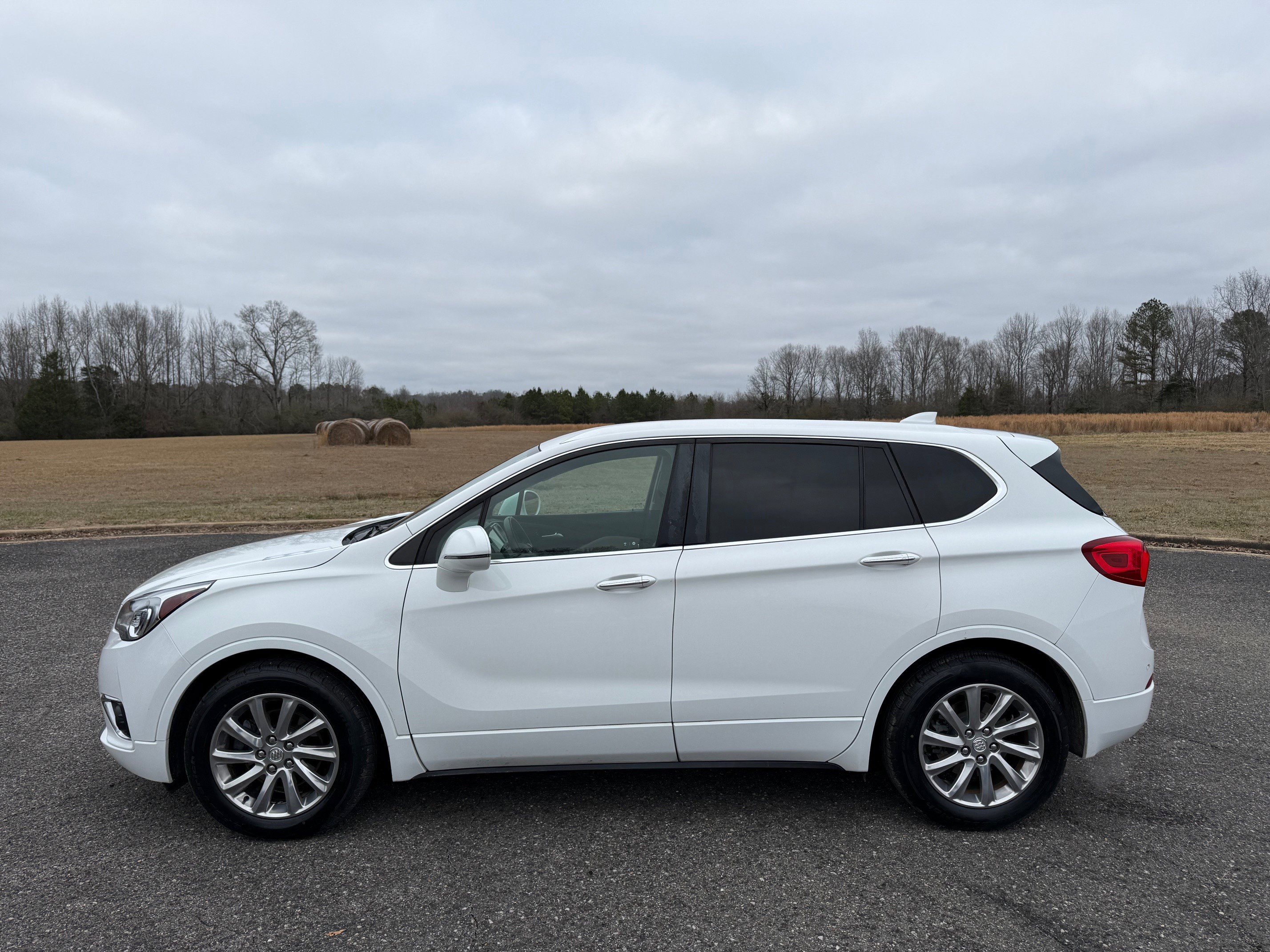 Used 2020 Buick Envision Essence image 2