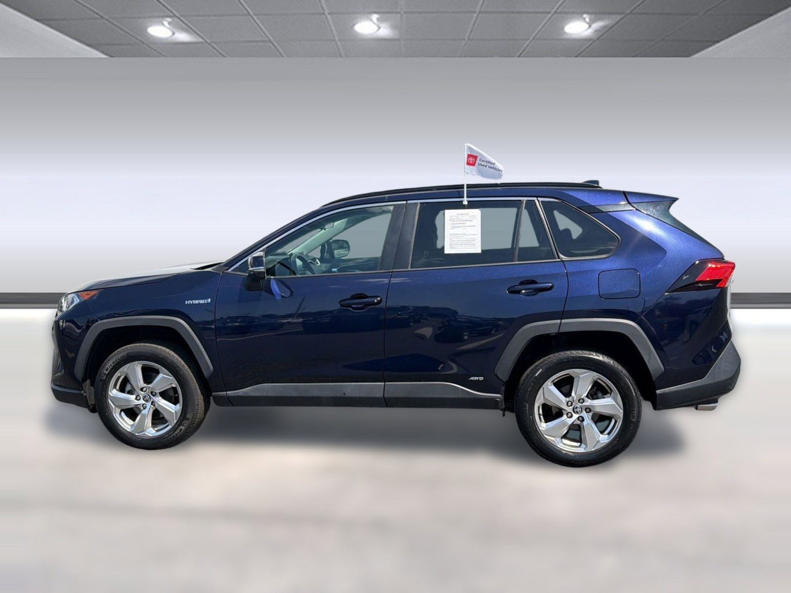 Used 2021 Toyota RAV4 XLE Premium image 2