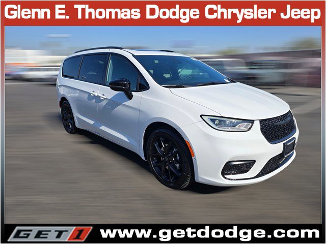 New 2026 Chrysler Pacifica Limited w/ S Appearance Package FWD image 1
