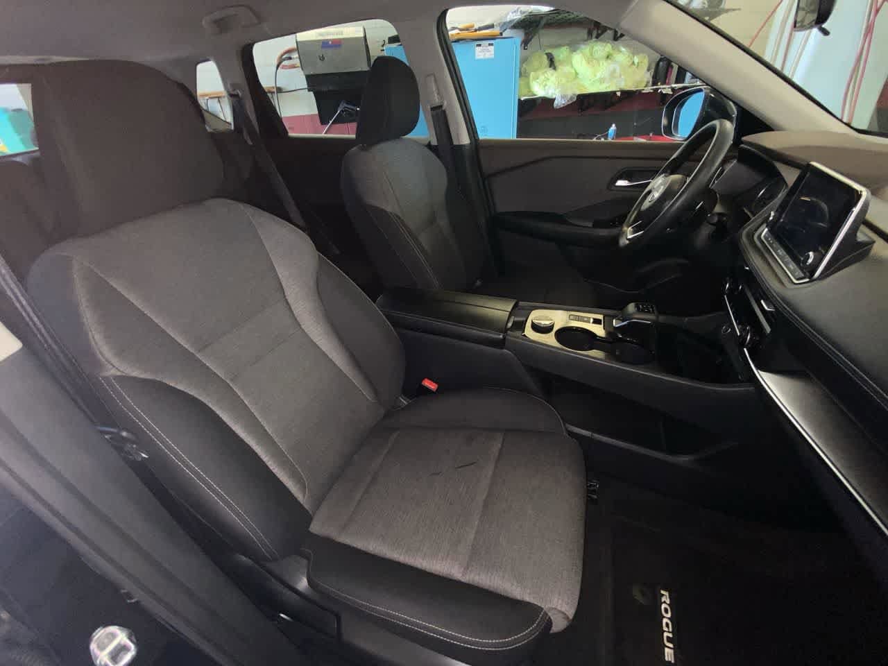 Used 2023 Nissan Rogue SV AWD/4WD image 23