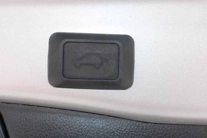 Certified 2021 Toyota RAV4 XLE w/ Convenience Package AWD/4WD image 16