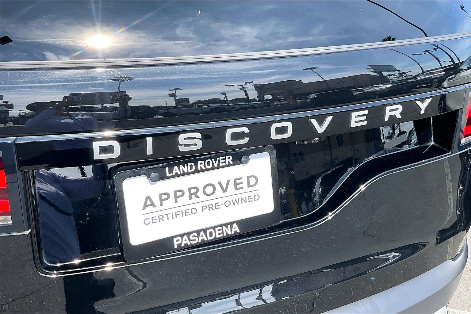 Certified 2025 Land Rover Discovery S AWD/4WD image 31