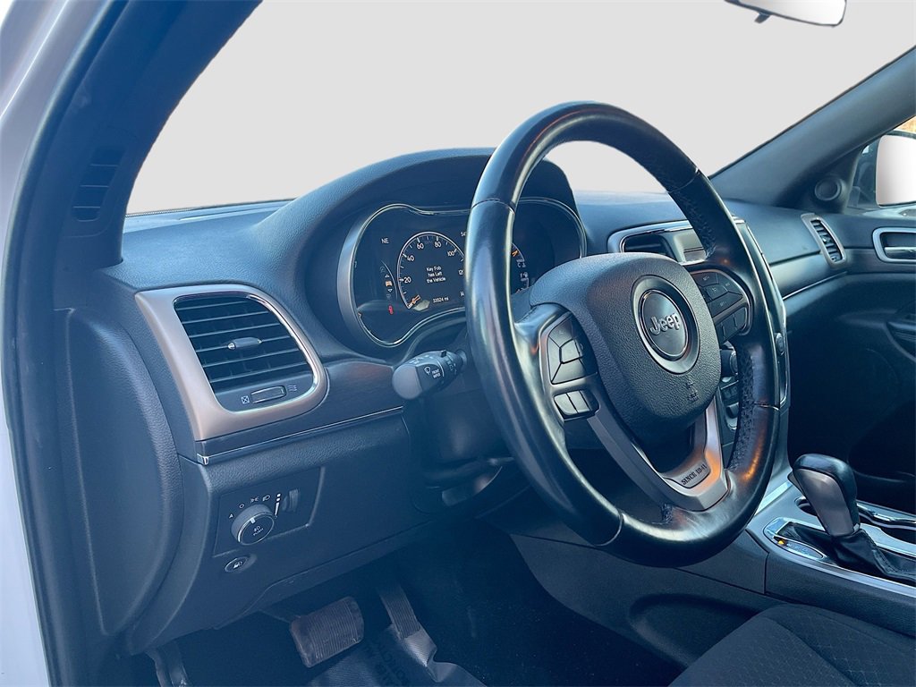 Used 2021 Jeep Grand Cherokee Laredo image 9