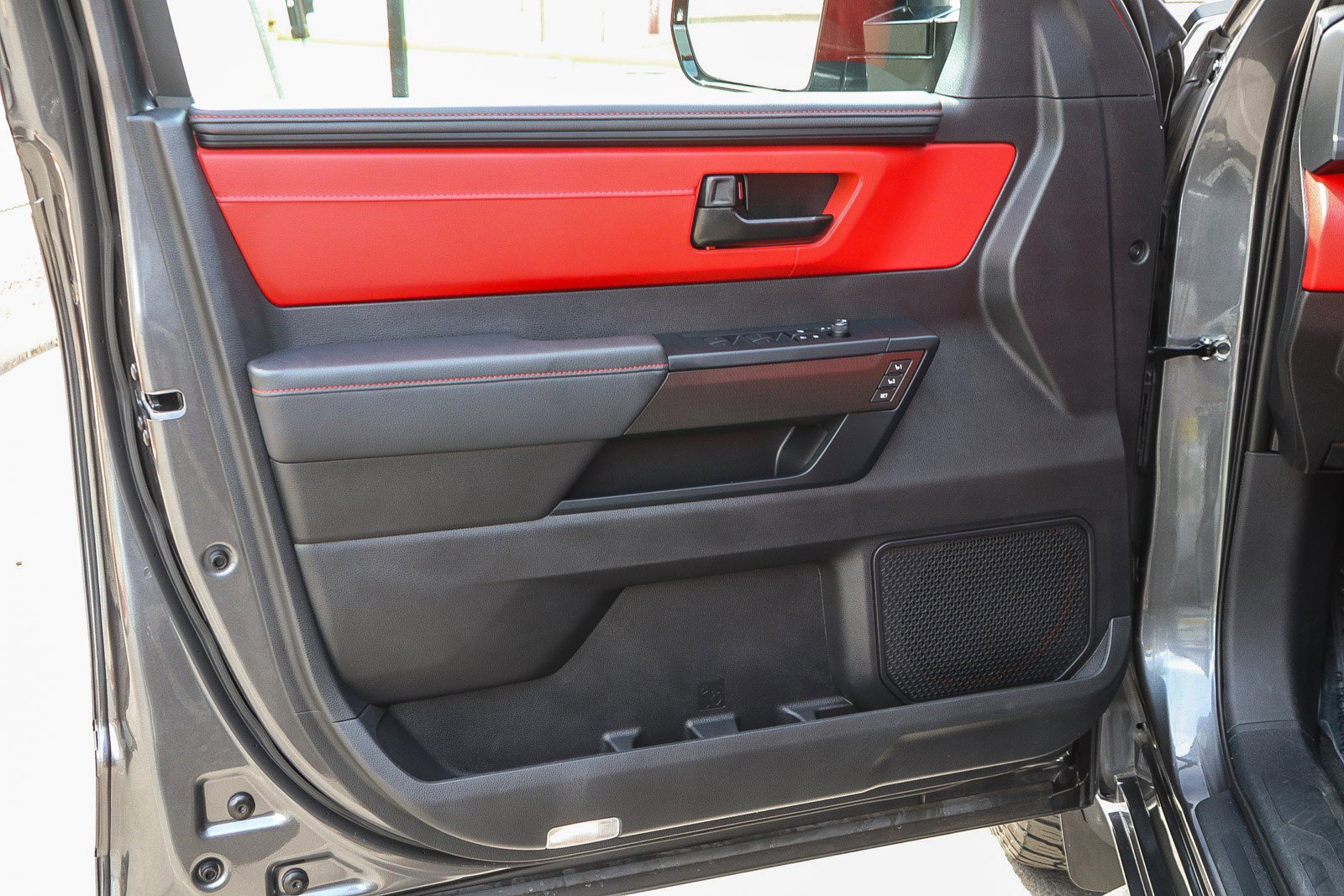 Used 2025 Toyota Sequoia TRD Pro w/ Tow Technology Package image 25