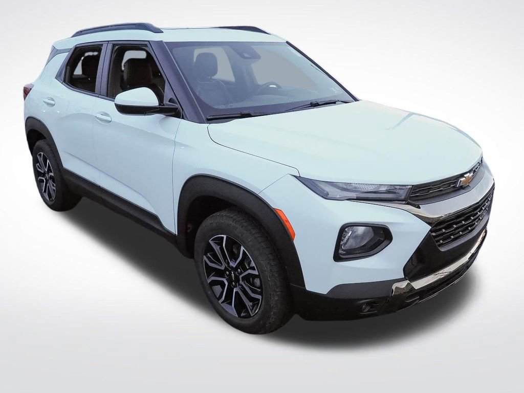 Certified 2023 Chevrolet TrailBlazer ACTIV w/ Sun and Liftgate Package image 3