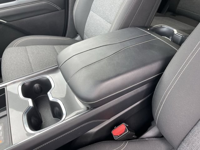 Used 2025 GMC Acadia Elevation FWD image 21