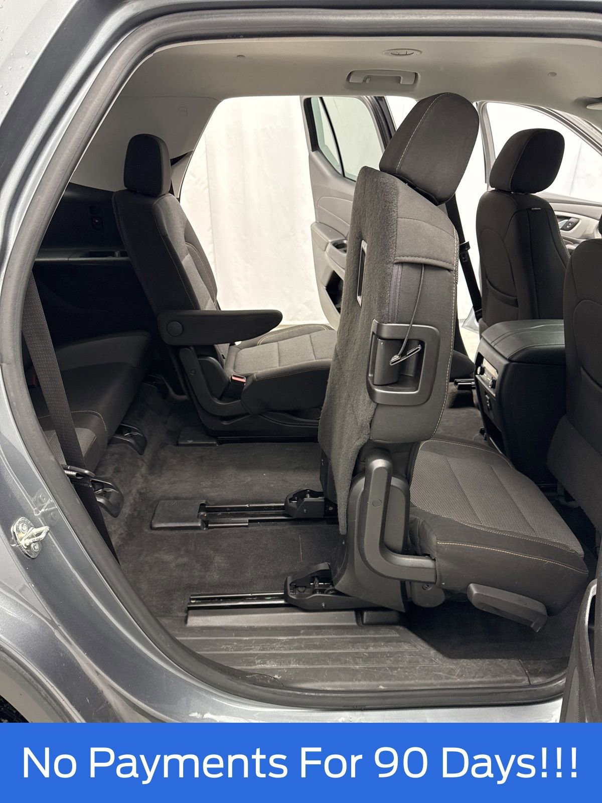 Used 2020 Chevrolet Traverse LT image 35