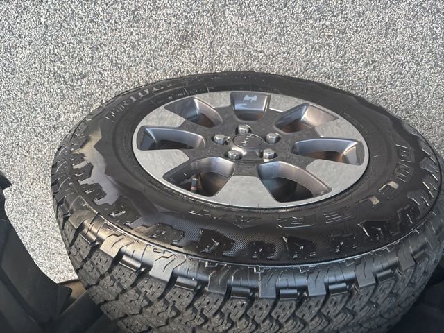 Used 2018 Jeep Wrangler Unlimited Sahara image 11