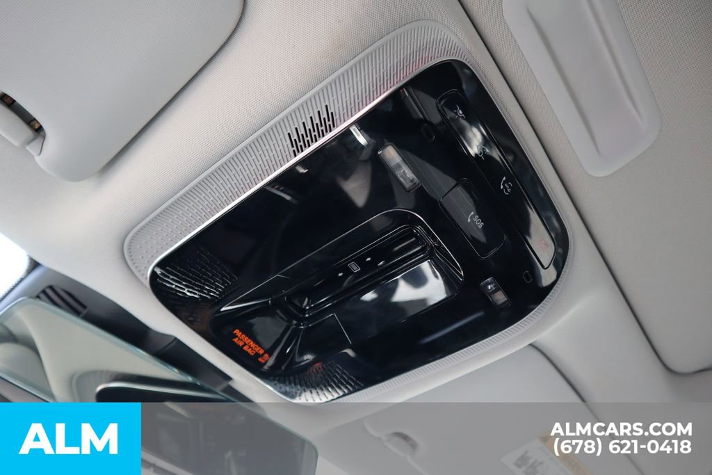 Used 2025 Mercedes-Benz C 300 Sedan image 37