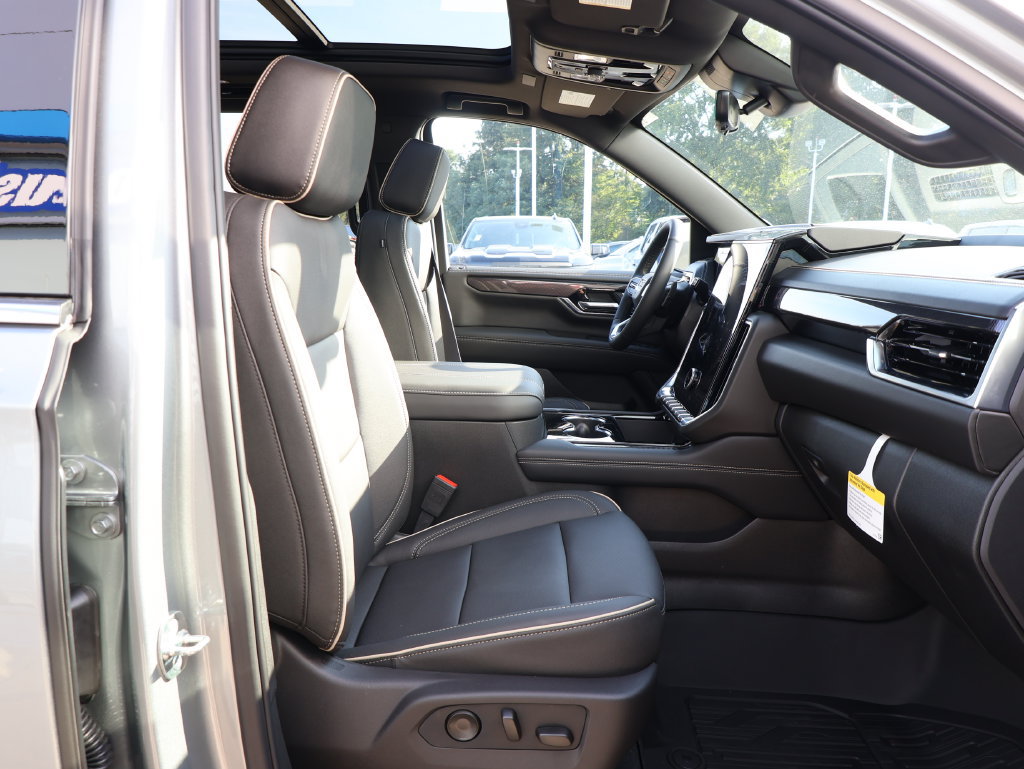 New 2026 GMC Yukon Elevation w/ Technology Package AWD/4WD image 44