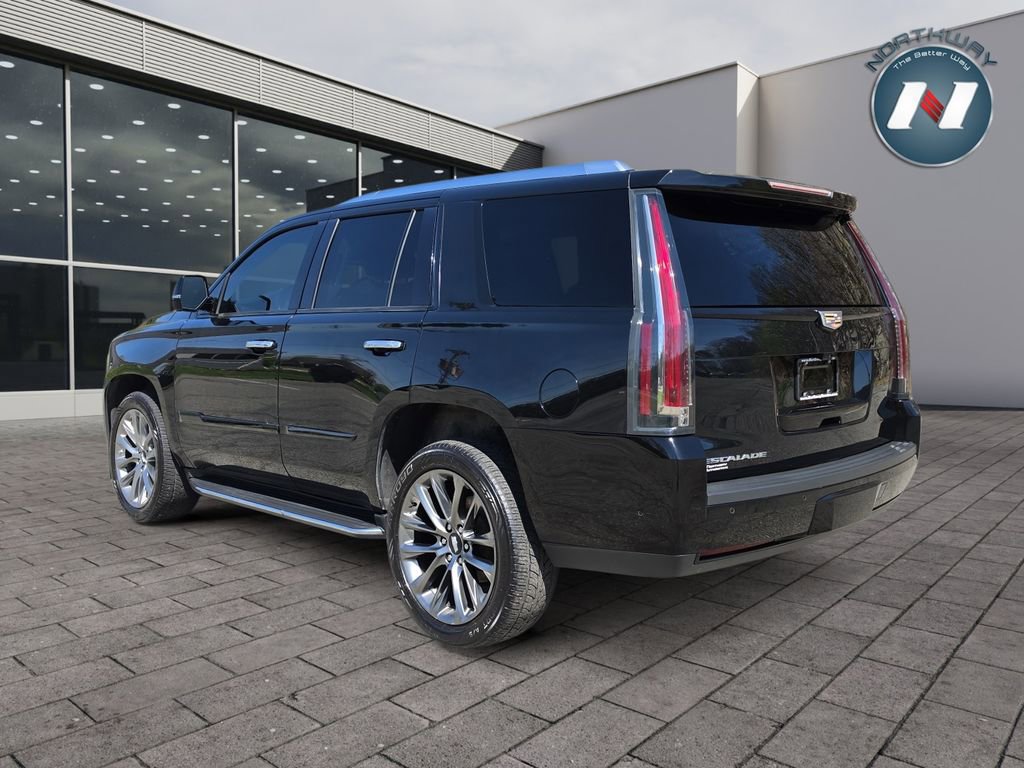 Used 2019 Cadillac Escalade Luxury w/ Escalade Sport Edition AWD/4WD image 3