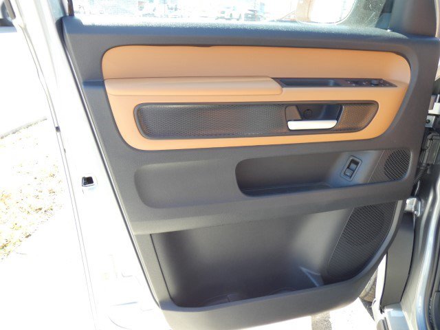 New 2025 Volkswagen ID. Buzz Pro S RWD image 9