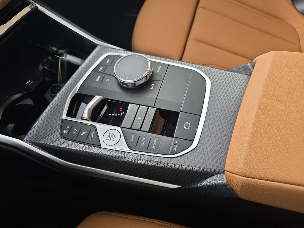 Used 2025 BMW 330i xDrive Sedan w/ Convenience Package image 27