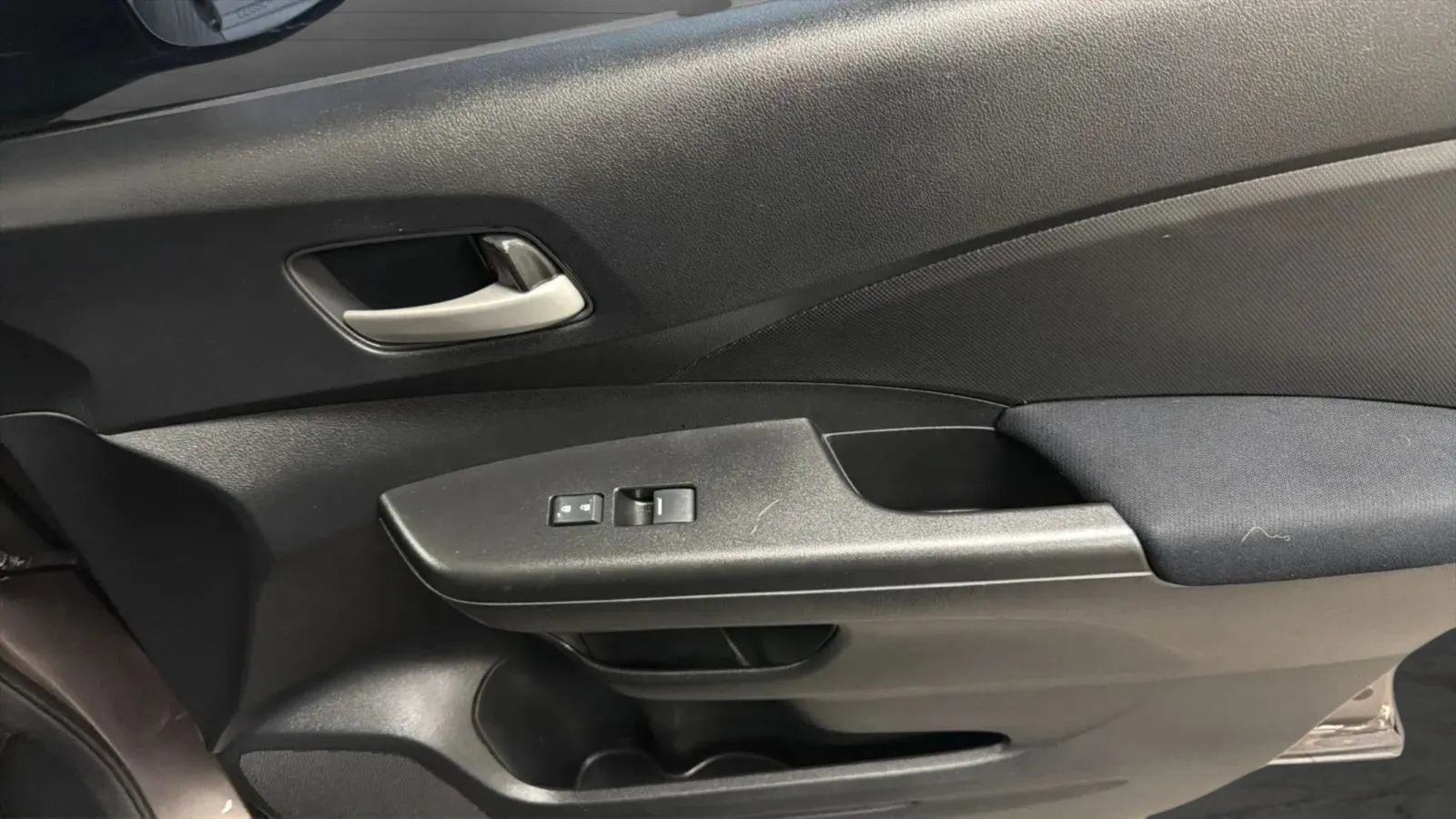 Used 2015 Honda CR-V LX image 17