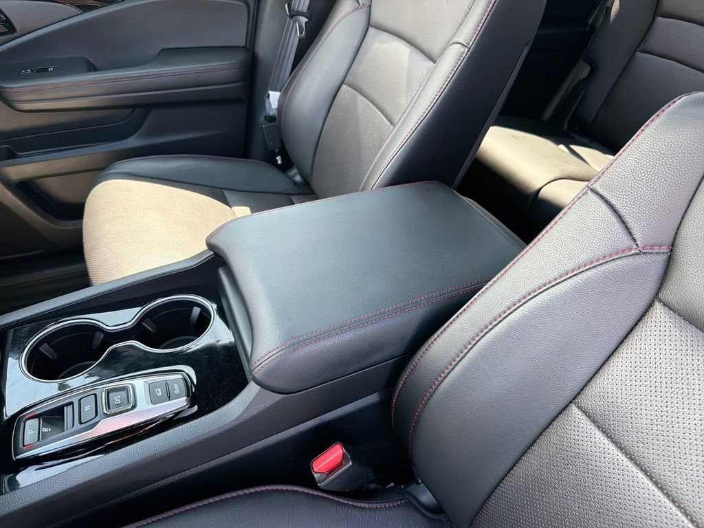 Used 2024 Honda Passport Black Edition image 28
