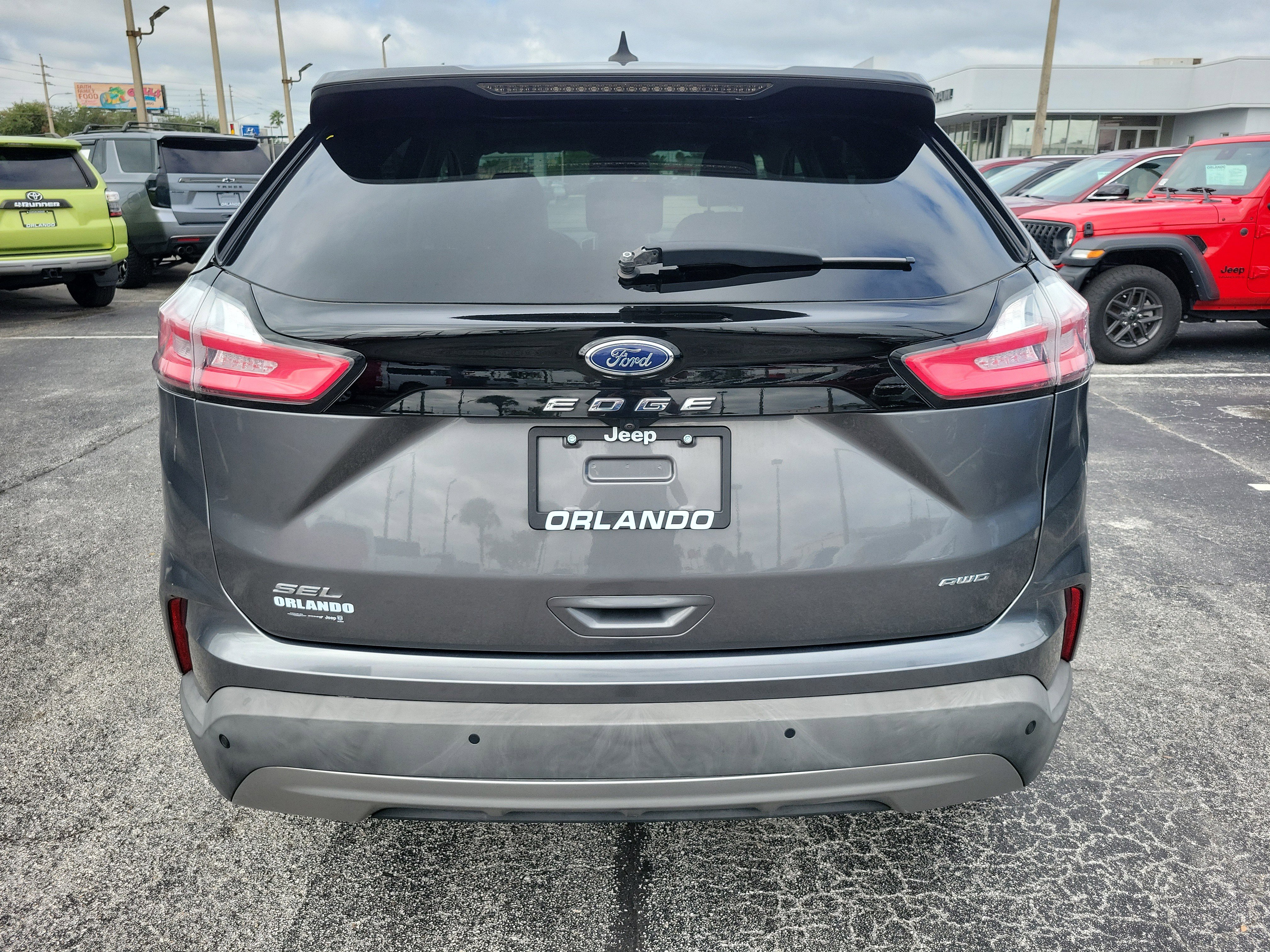 Used 2023 Ford Edge SEL image 6