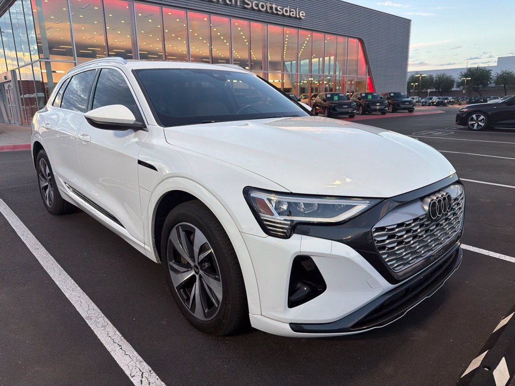 Used 2024 Audi Q8 e-tron Premium AWD/4WD image 3