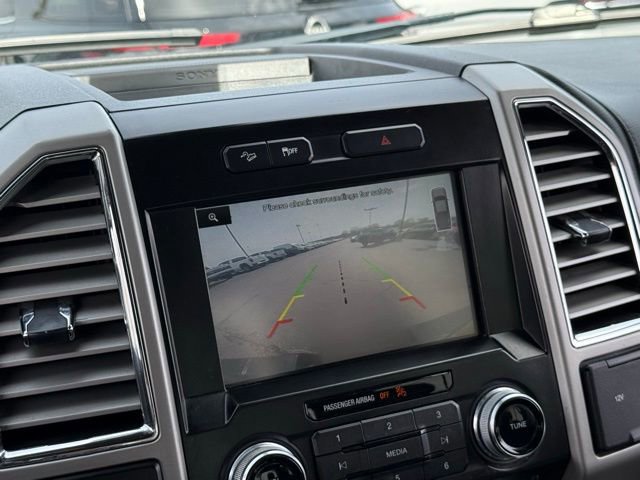 Used 2015 Ford F150 Lariat w/ Equipment Group 502A Luxury AWD/4WD image 4