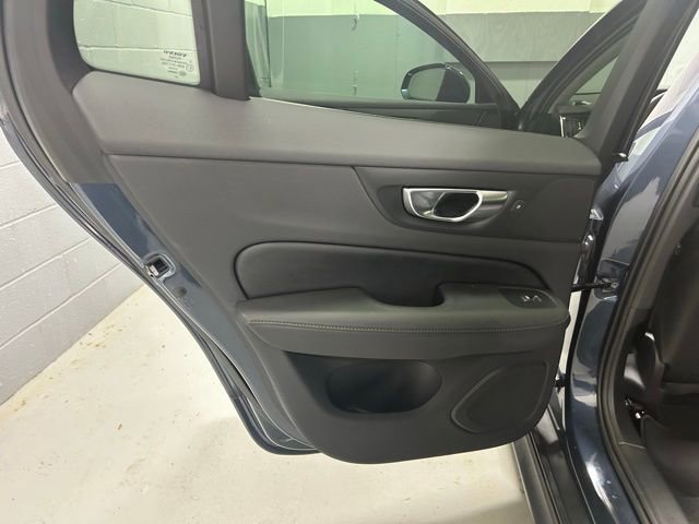 Certified 2025 Volvo V60 B5 Cross Country Plus image 9