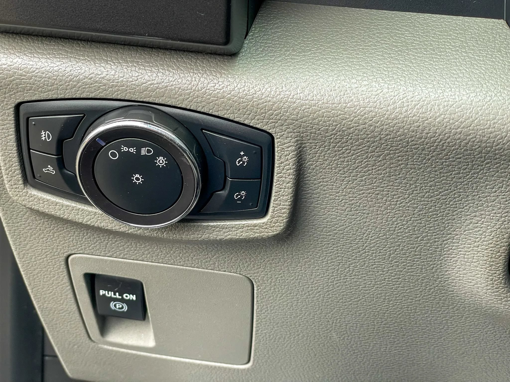 Used 2018 Ford F150 XLT AWD/4WD image 19