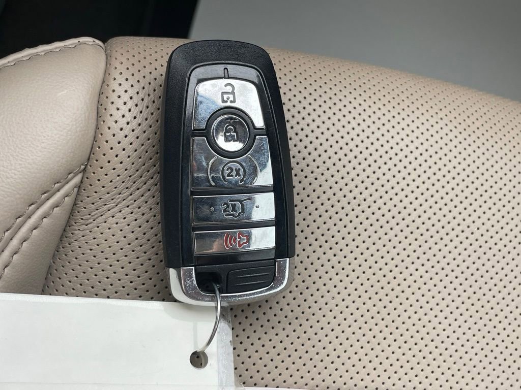 Used 2023 Lincoln Nautilus Reserve w/ Monochromatic Package image 32