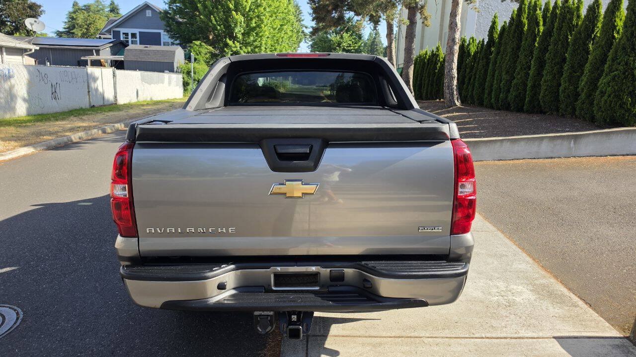 Used 2008 Chevrolet Avalanche LT AWD/4WD image 8