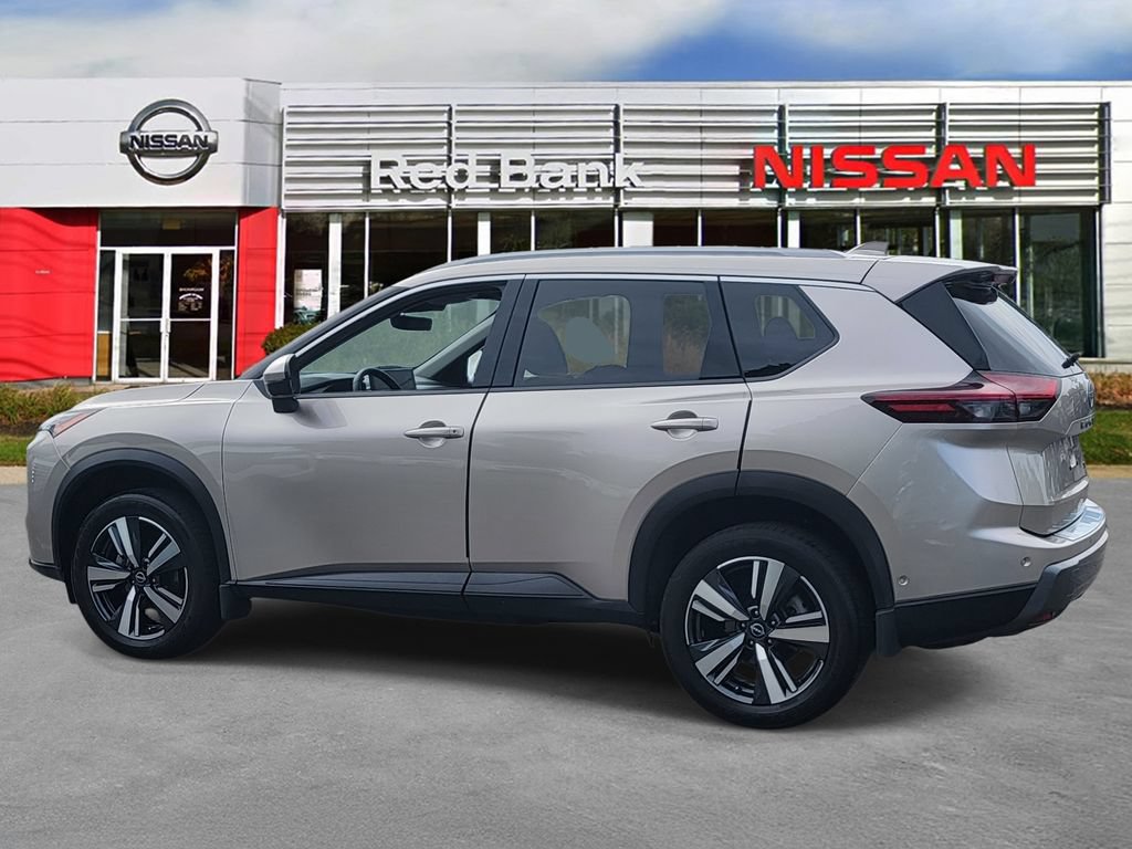 Used 2024 Nissan Rogue SL AWD/4WD image 6