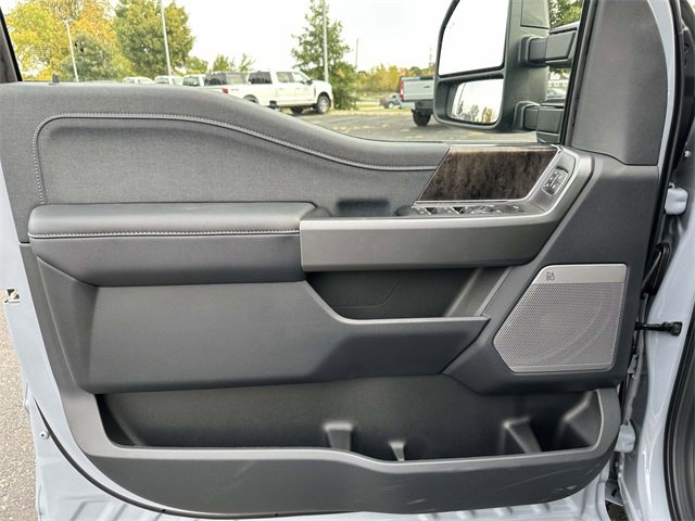 New 2026 Ford F350 Lariat w/ FX4 Off-Road Package image 15