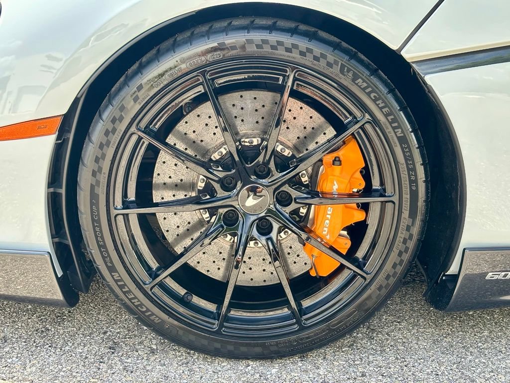 Used 2020 McLaren 600LT Spider RWD image 18