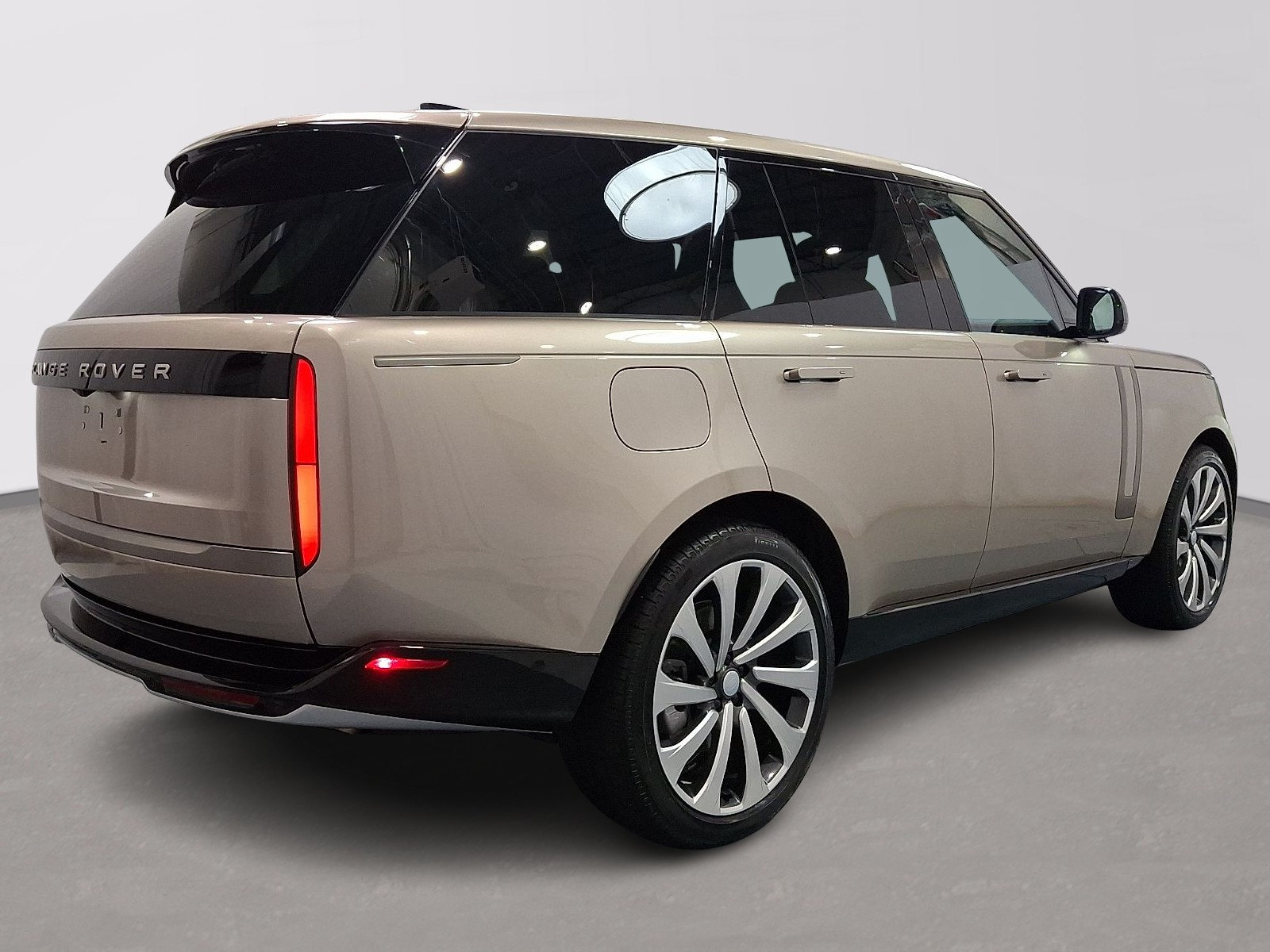 Certified 2025 Land Rover Range Rover SE AWD/4WD image 4