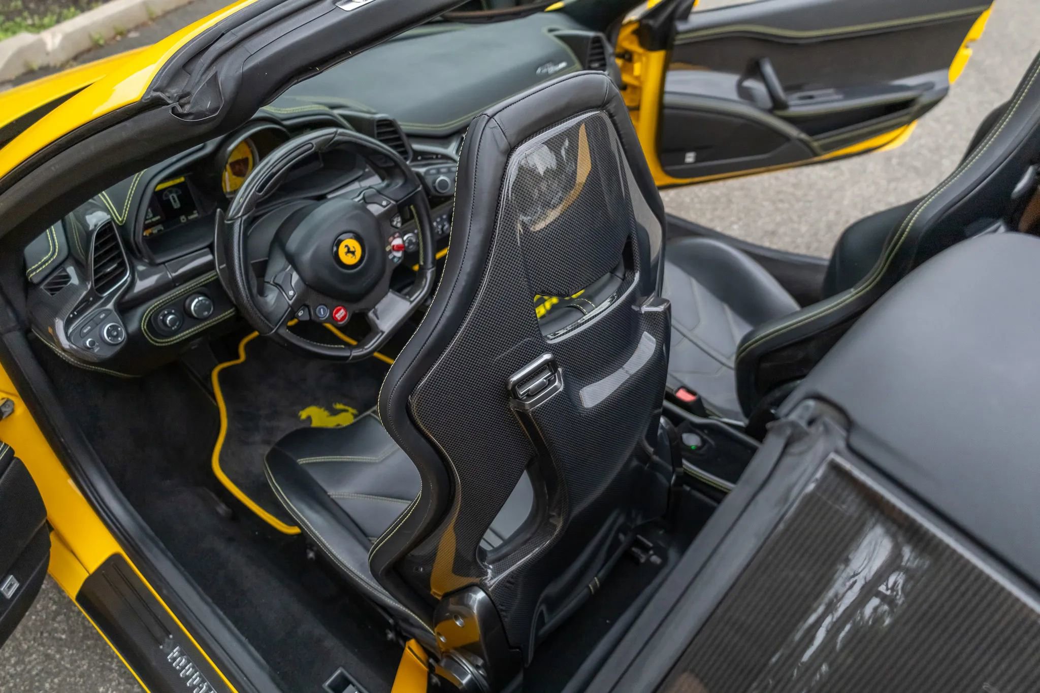 Used 2013 Ferrari 458 Spider RWD image 68