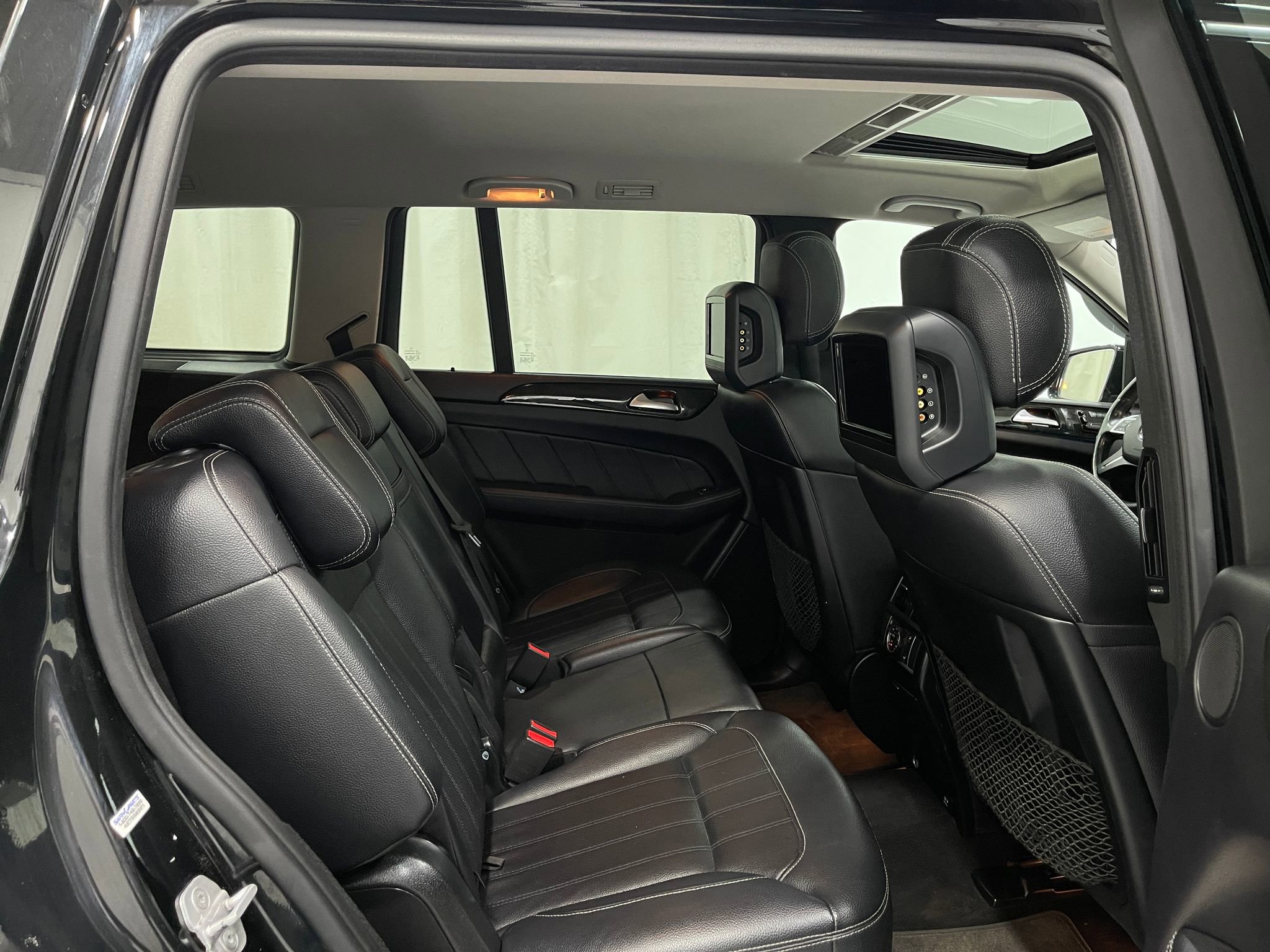 Used 2016 Mercedes-Benz GL 450 4MATIC w/ Premium I Package image 34