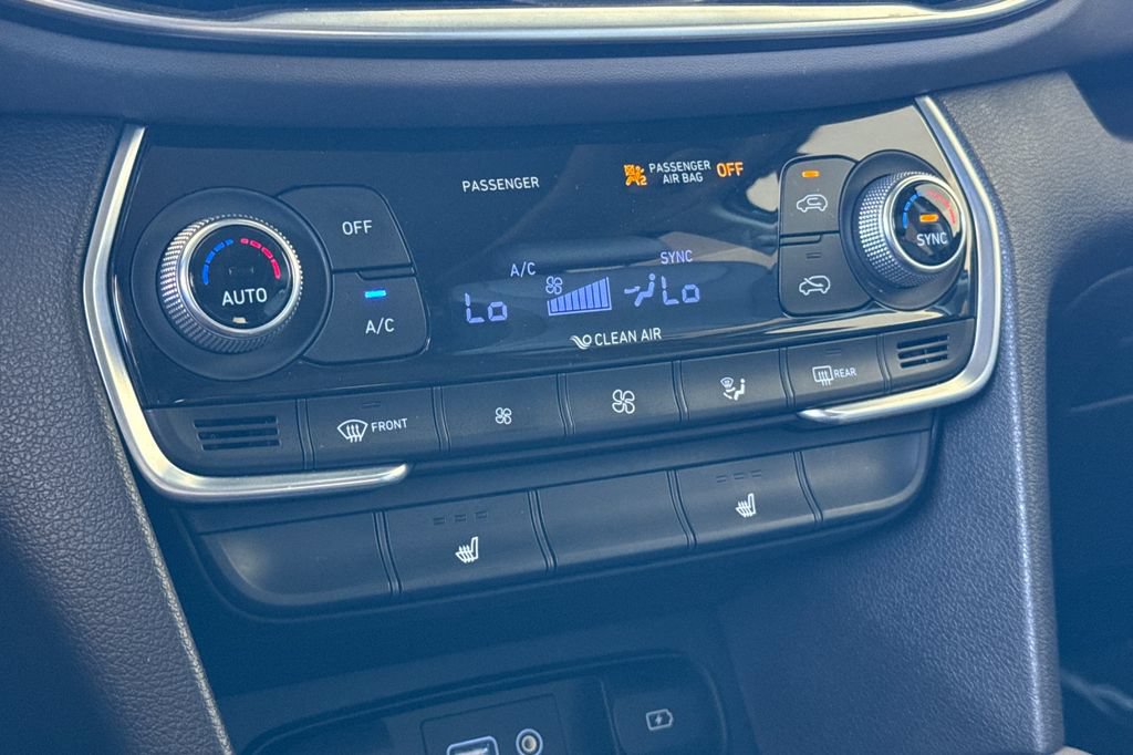 Used 2019 Hyundai Santa Fe Limited FWD image 18