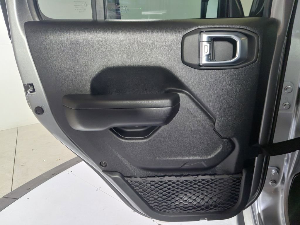 Certified 2021 Jeep Gladiator Sport AWD/4WD image 12