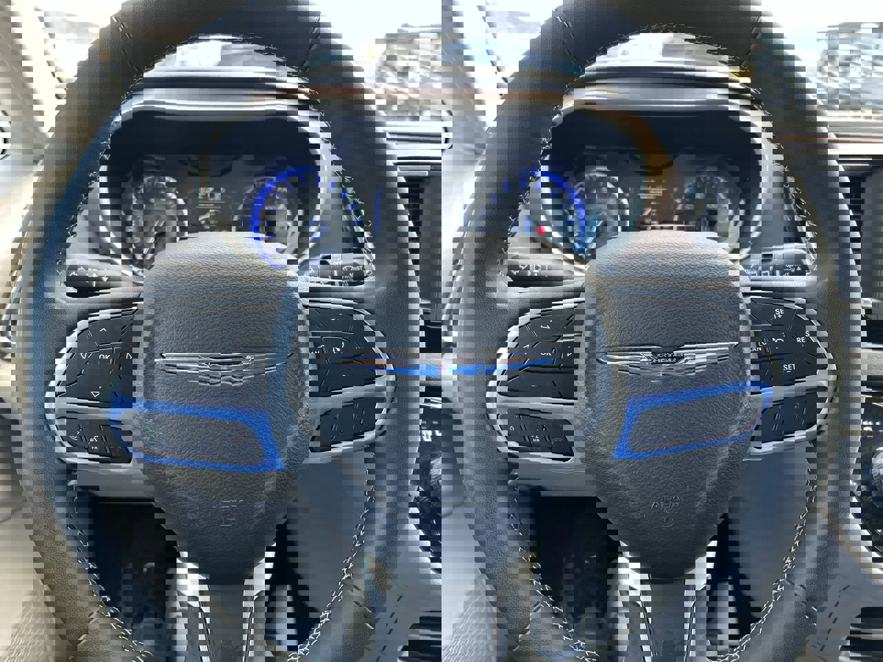 Used 2023 Chrysler Voyager LX image 24