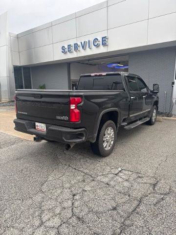 Used 2024 Chevrolet Silverado 2500 High Country AWD/4WD image 3