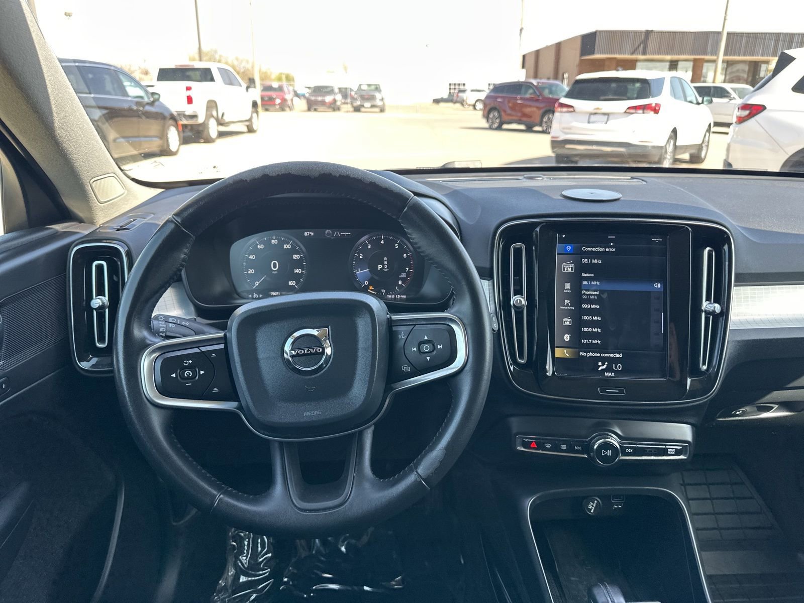 Used 2020 Volvo XC40 T5 Momentum image 29
