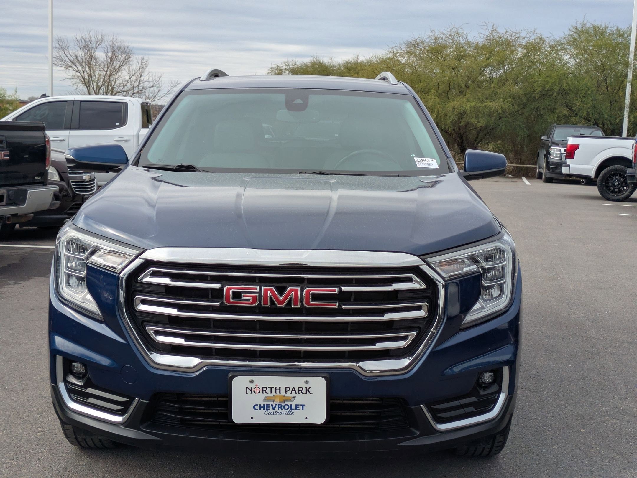 Used 2022 GMC Terrain SLT image 8