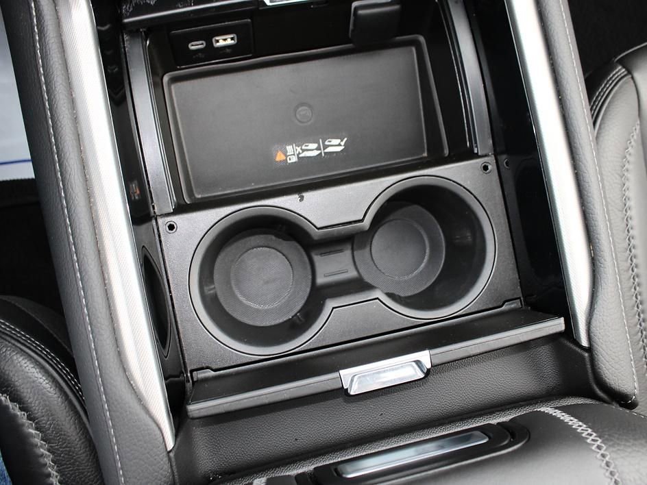 Used 2023 GMC Yukon XL Denali w/ Advanced Technology Package image 31