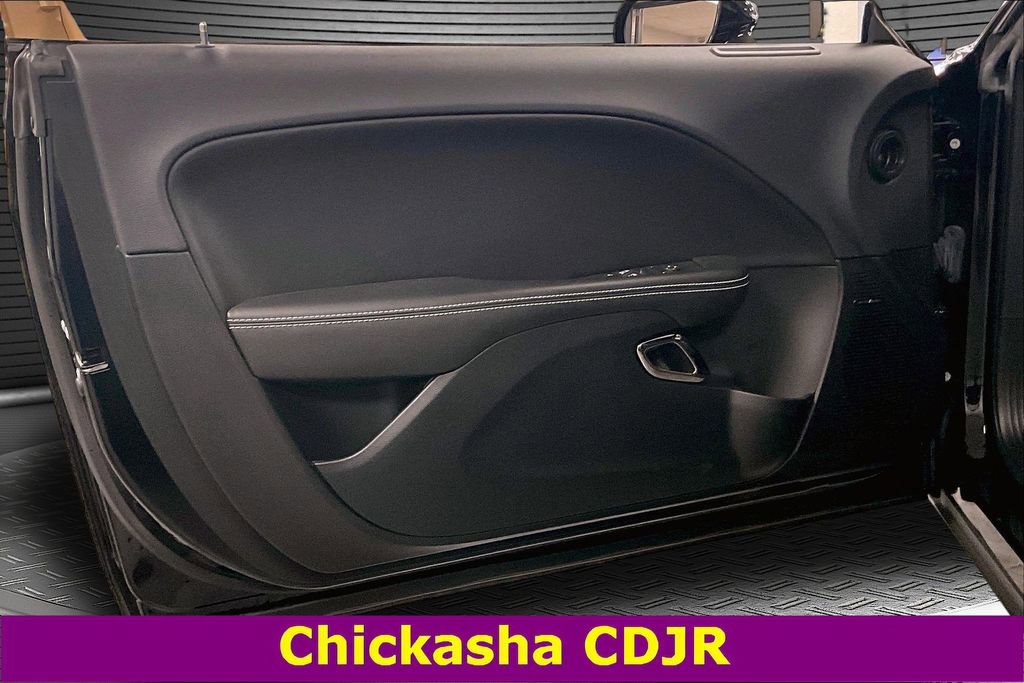 Used 2016 Dodge Challenger SRT Hellcat image 17