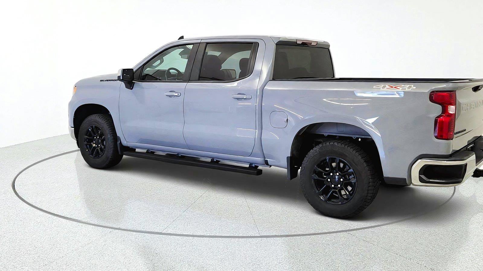 Used 2024 Chevrolet Silverado 1500 LT AWD/4WD image 6